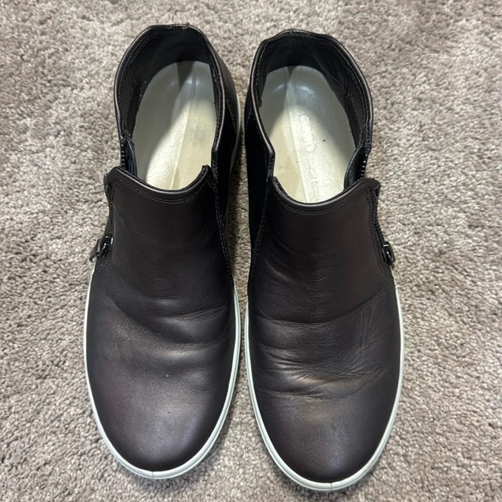 Ecco size 38 brown, high top flats very comfortable